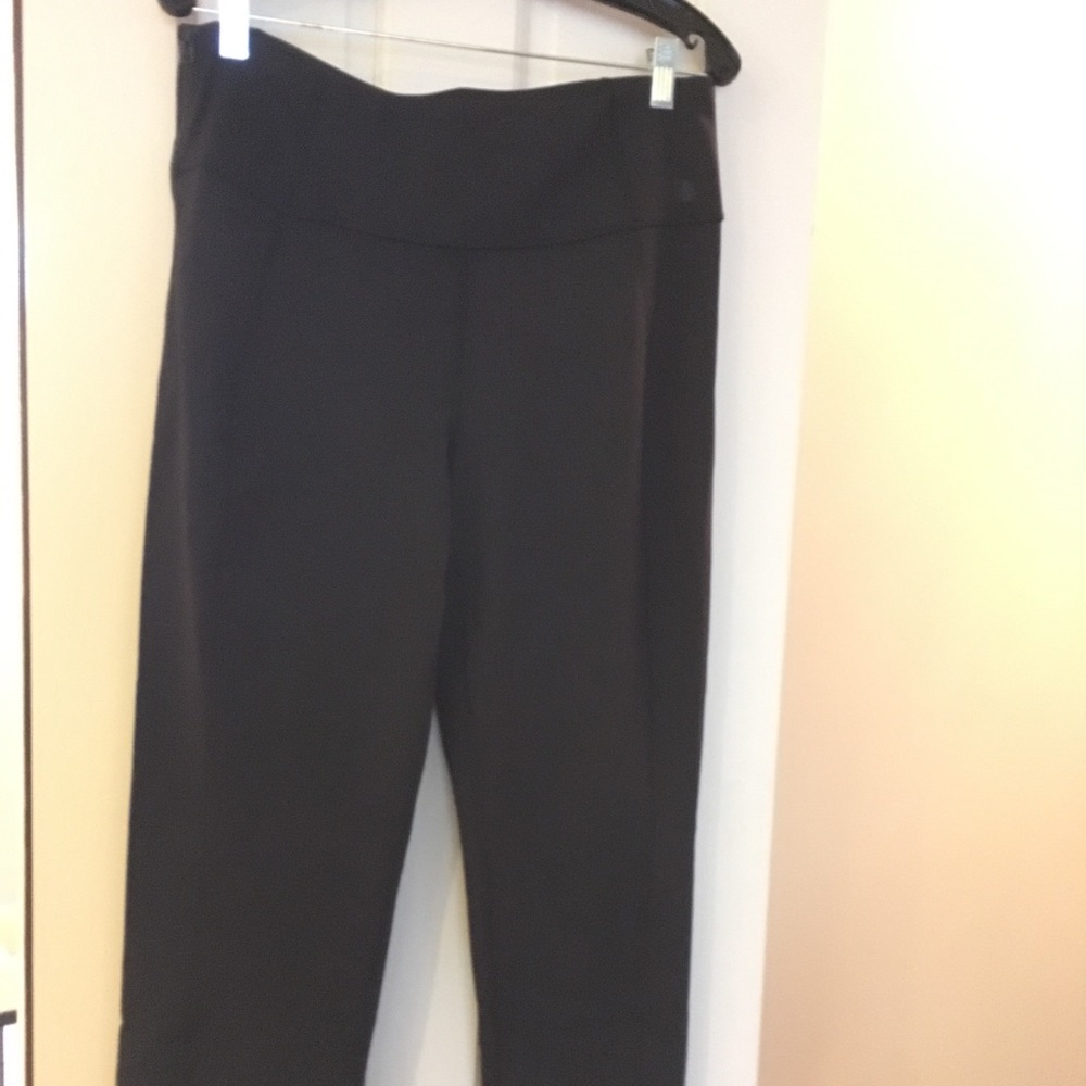 North Face Strong & Beautiful black yoga pants Lar